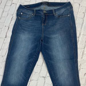 TORRID Jeans Cropped Ultra Skinny Medium Wash-14